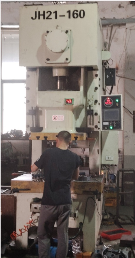 Inspection during stamping production at Sujie Hardware